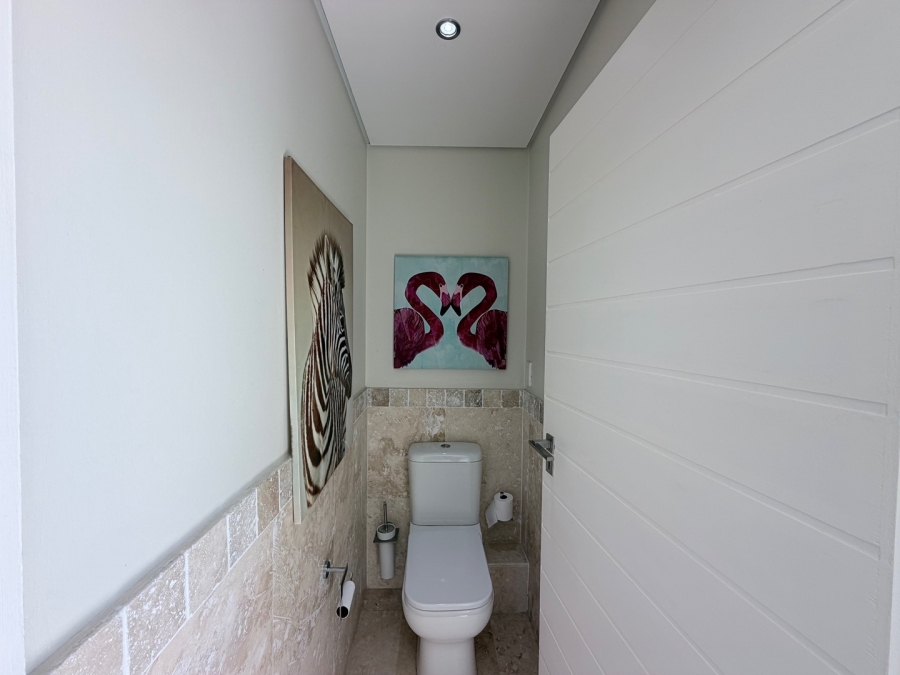7 Bedroom Property for Sale in Bloubergstrand Western Cape